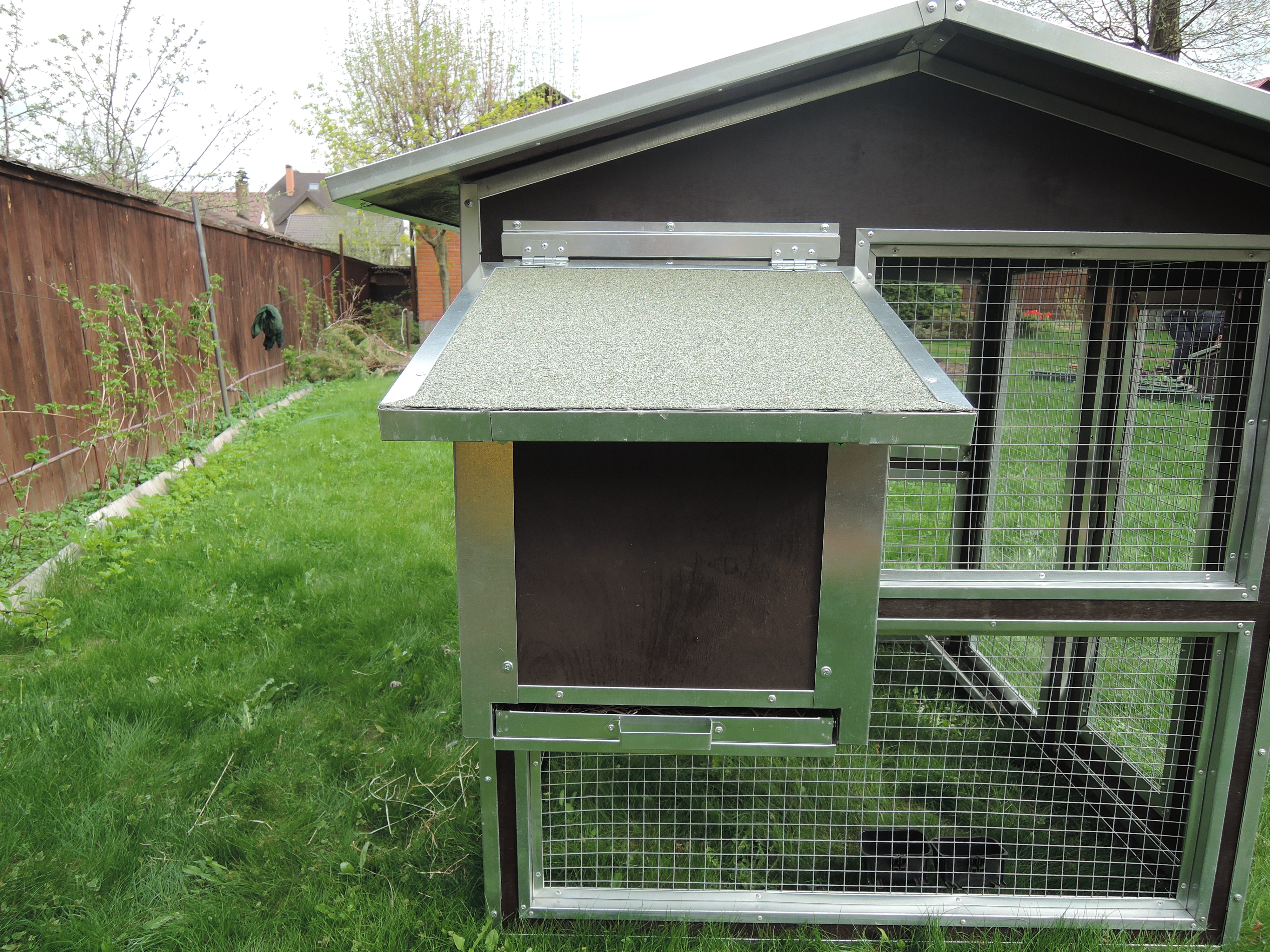 Утепленный отапливаемый уличный курятник с выгулом и гнездом "Зимняя Мечта" на 8-10 кур. Фото 21