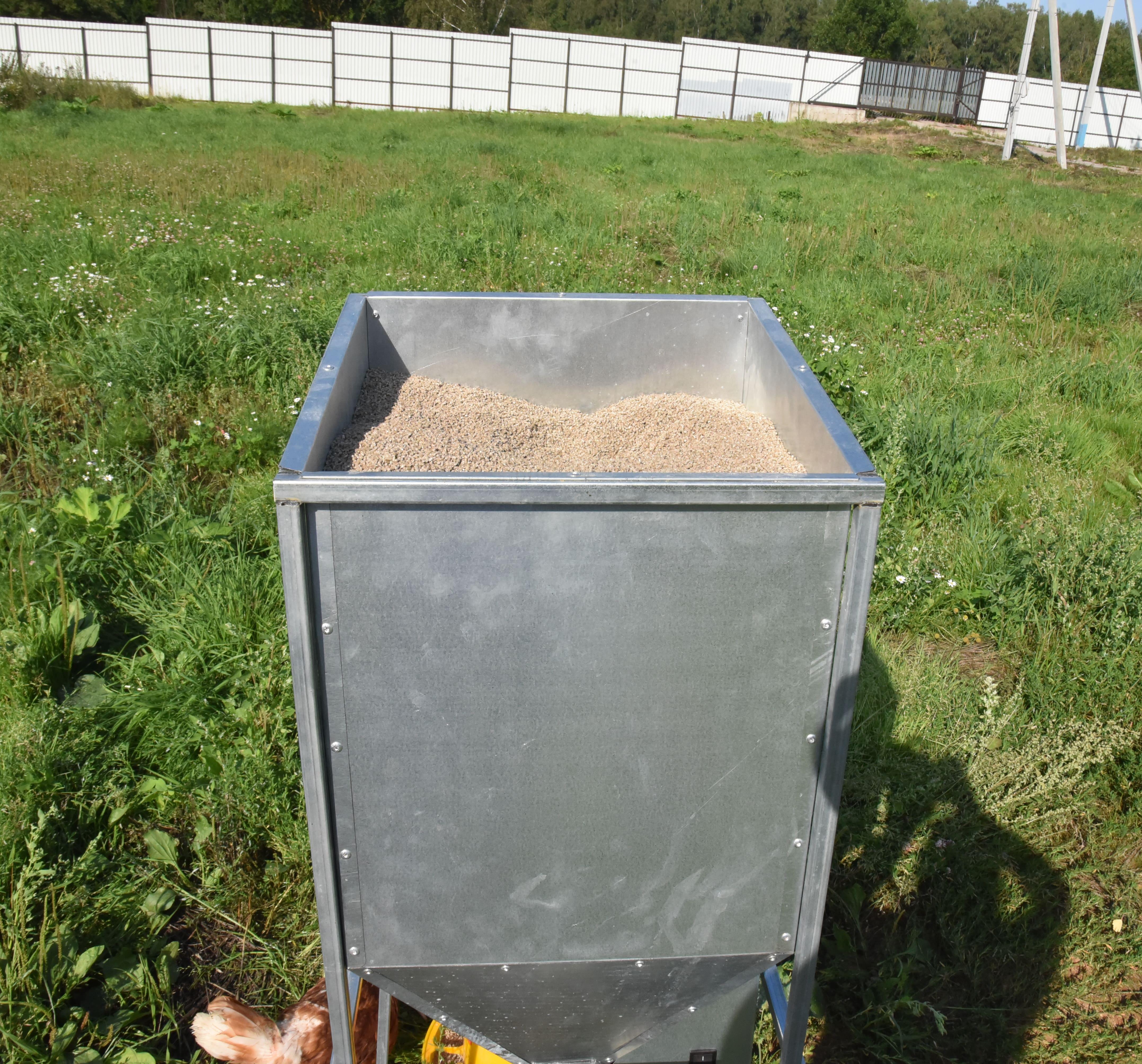 Бункер кормовой автоматический "Дозатор 135". Фото 3