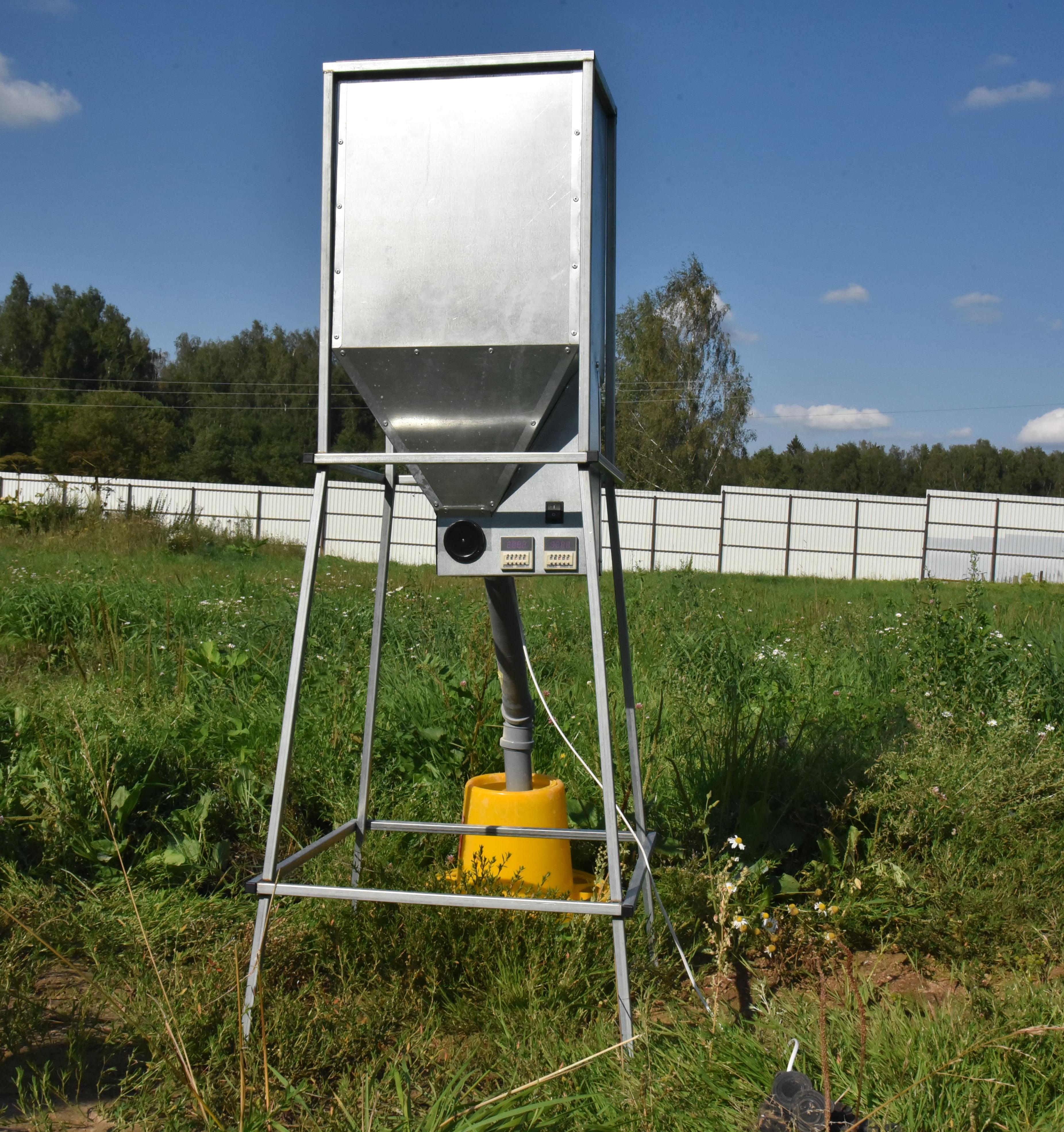 Бункер кормовой автоматический "Дозатор 45". Фото 11