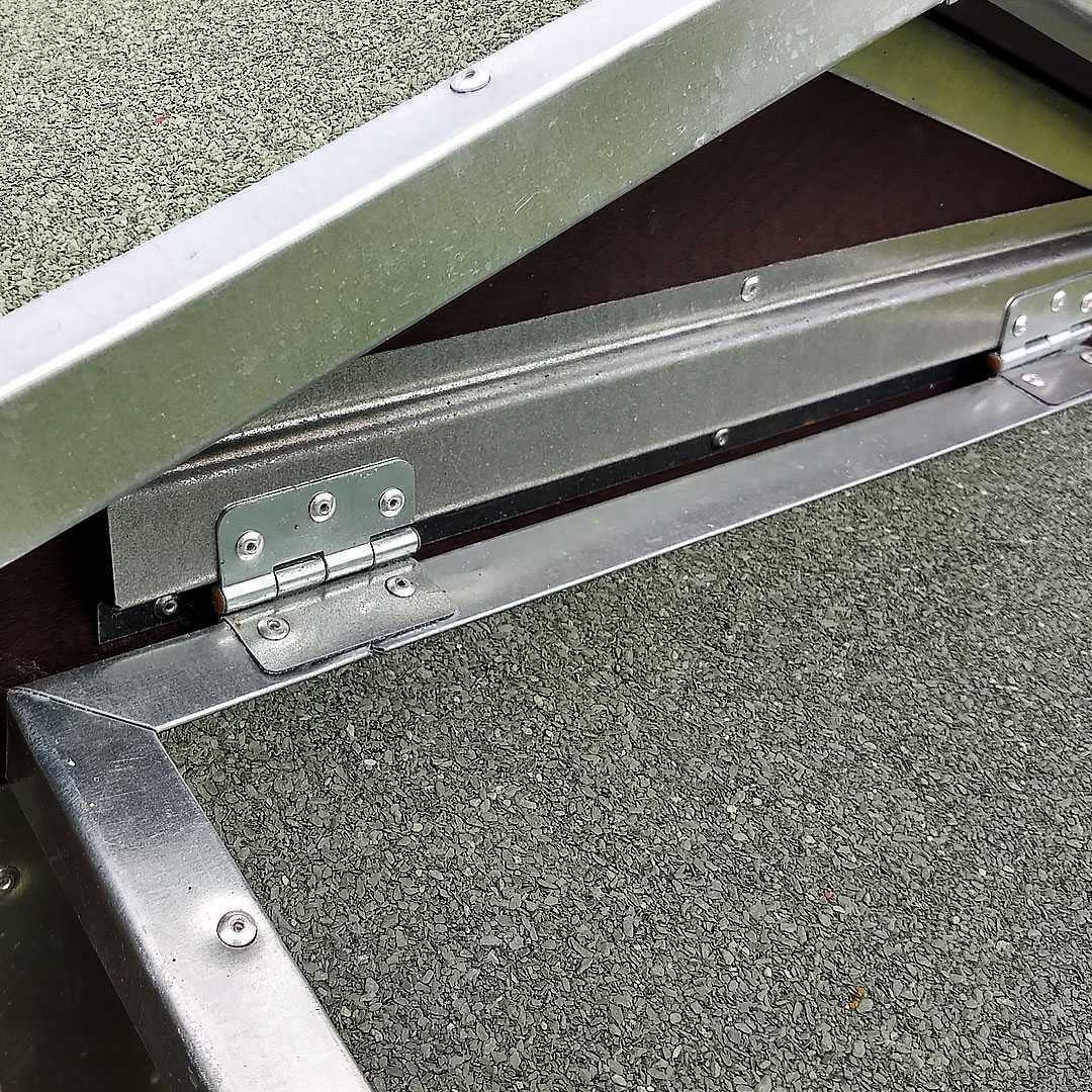 Утепленный отапливаемый уличный курятник с выгулом "Перекати поле". Фото 7