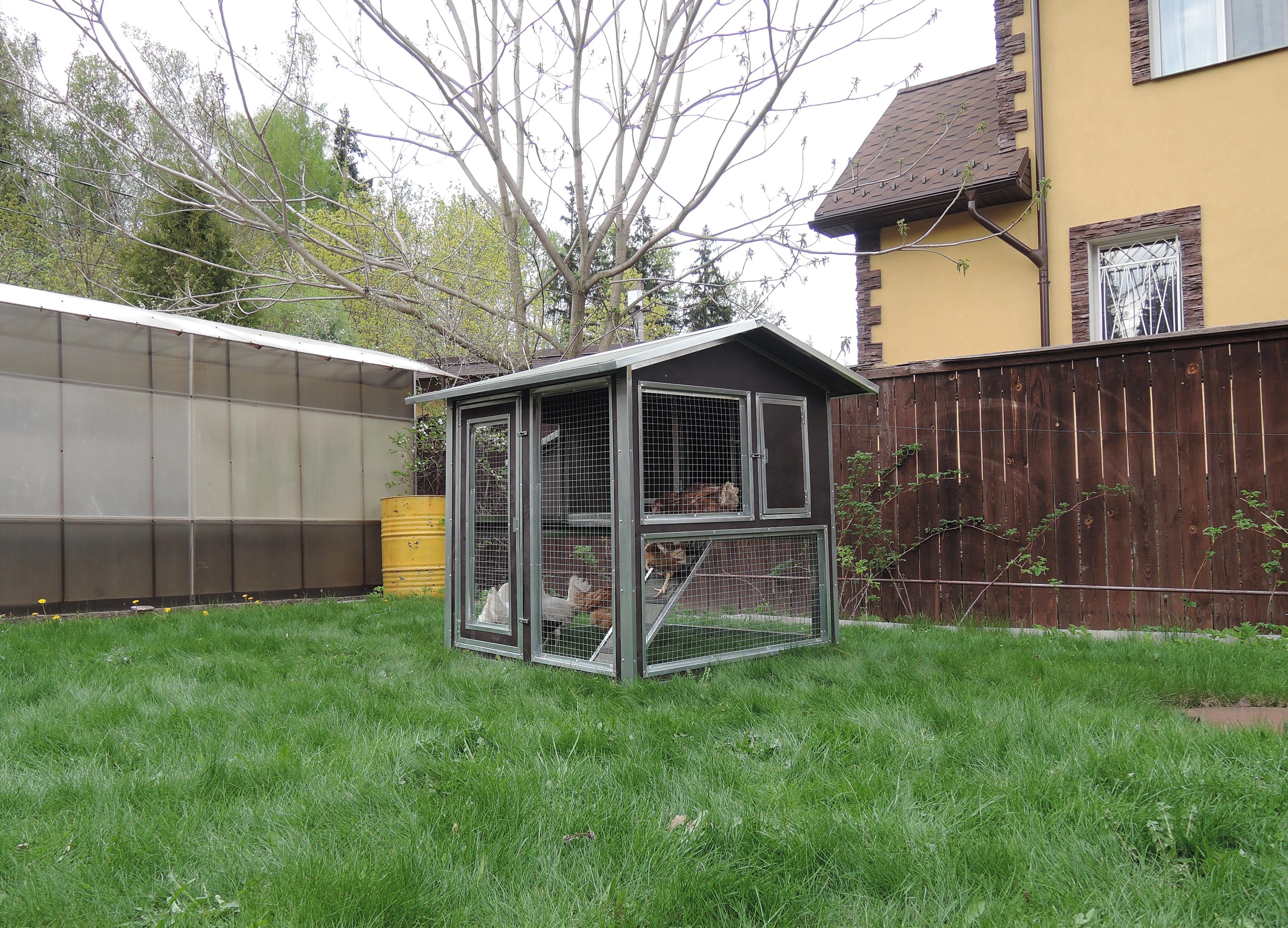 Утепленный отапливаемый уличный курятник с выгулом и гнездом "Зимняя Мечта" на 8-10 кур. Фото 24